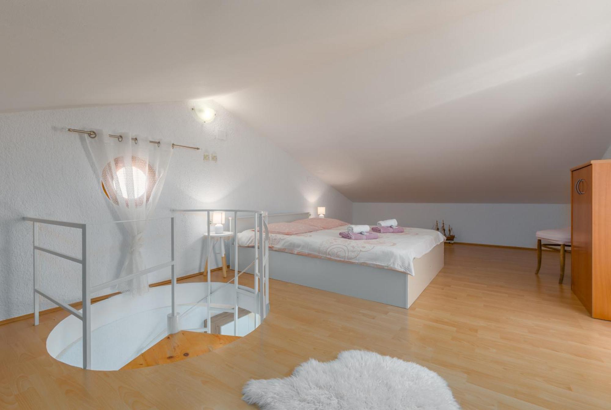 Apartment Leni Near Beach Porec Esterno foto